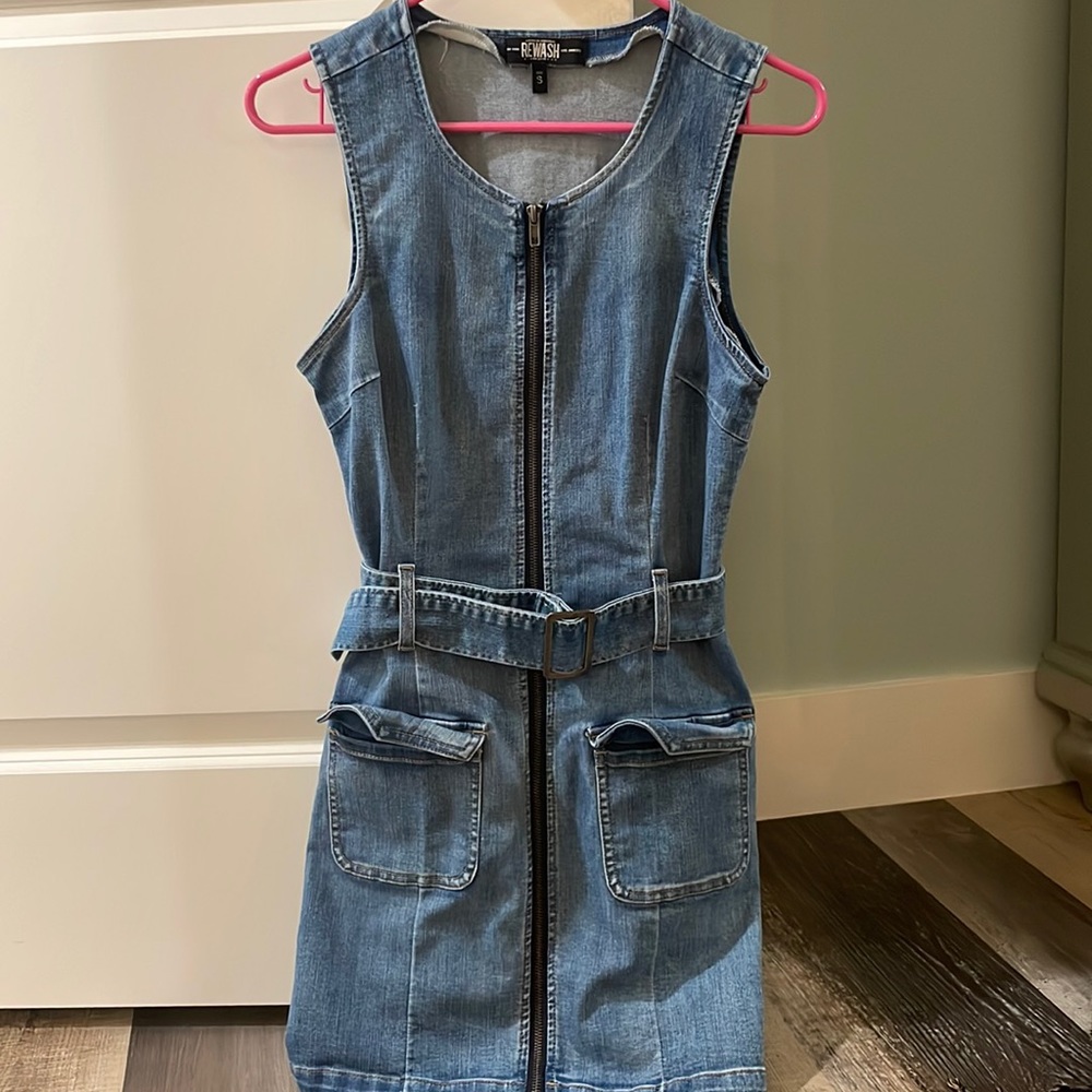 SOLD: jean zip up dress✨